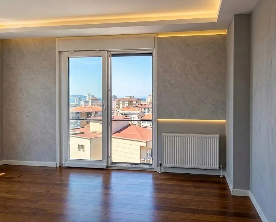 İç mekan yenileme sonrası — dekoratif sıva ve led aydınlatma
